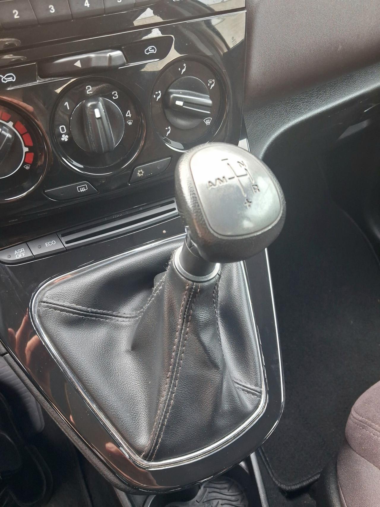 Lancia Ypsilon 0.9 TwinAir 85 CV Cambio Automatico