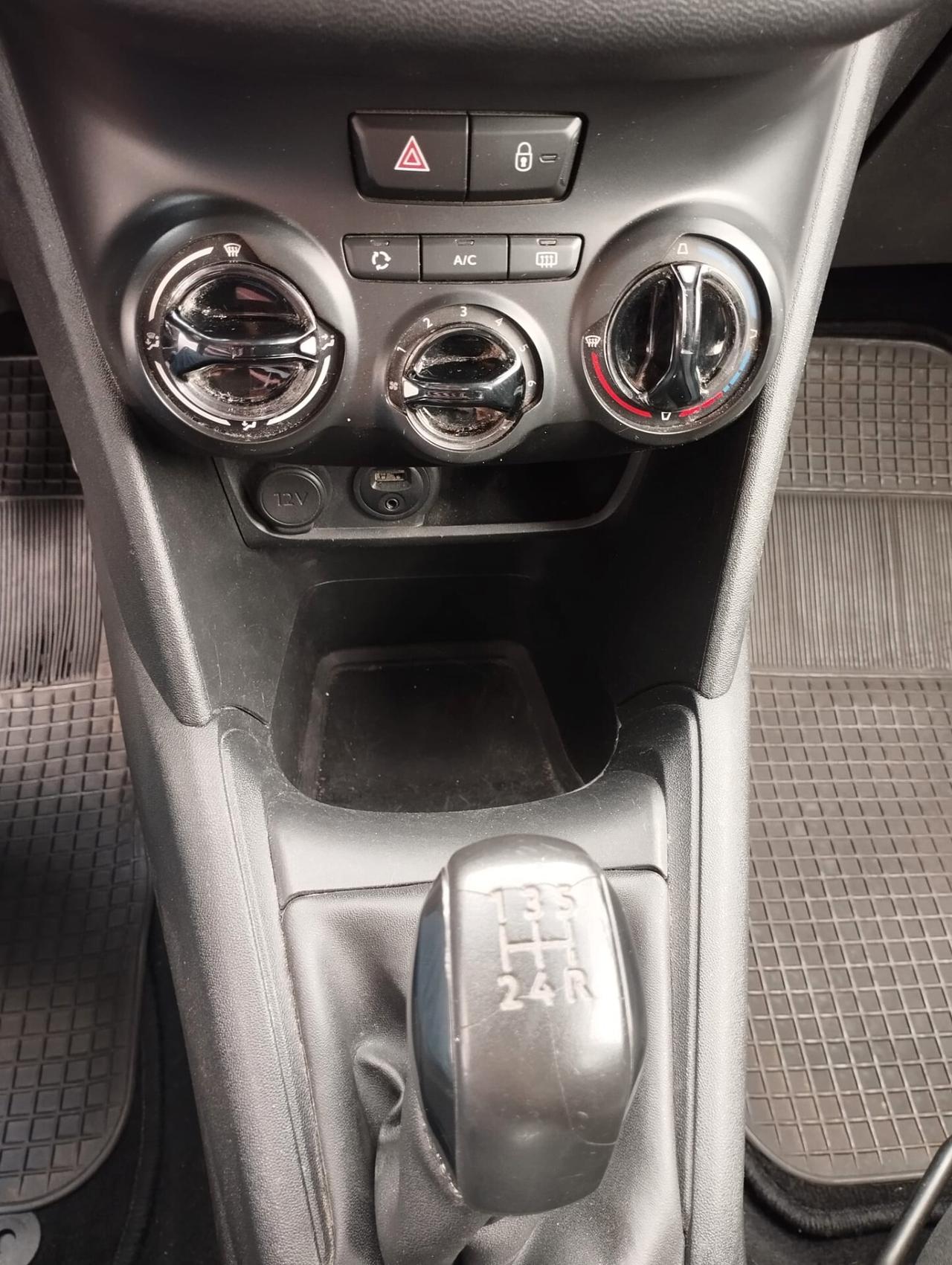 Peugeot 208 1.4 HDi 68 CV 5 porte Allure