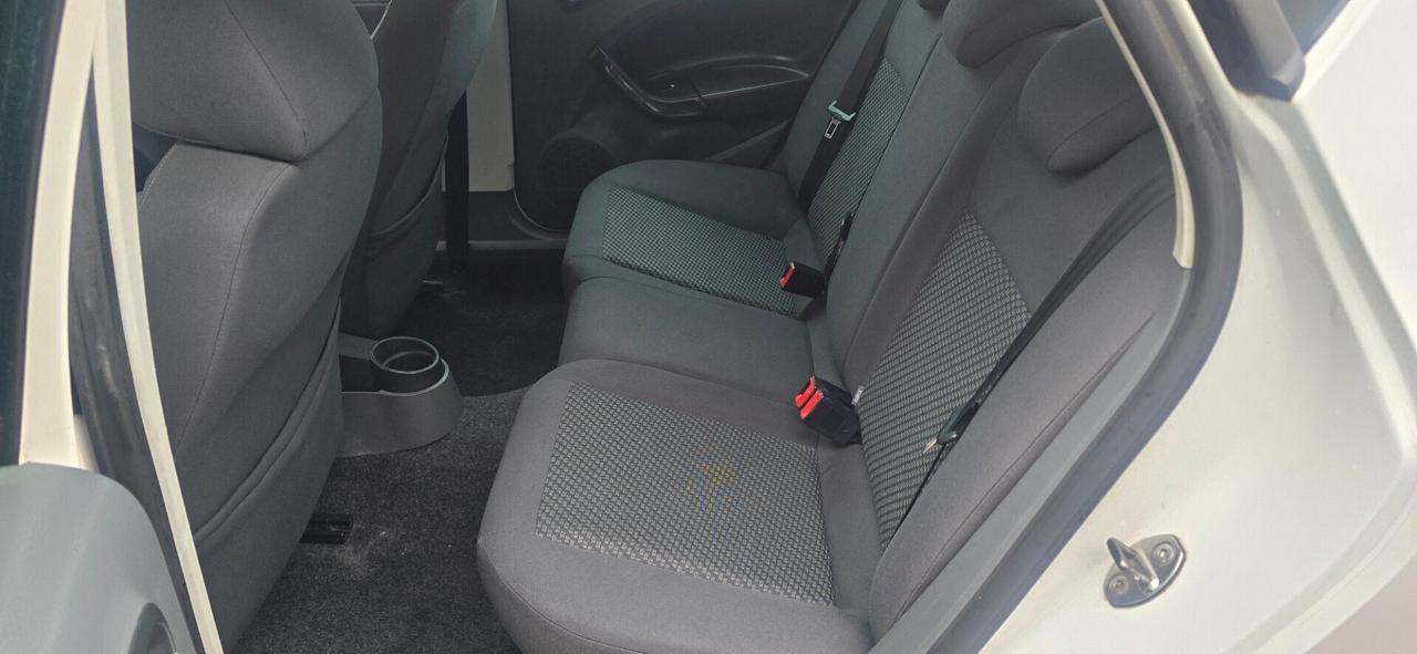 Seat Ibiza 1.2 70 CV 5p. Vendo con.passagio conpreso occasione più revisione x2 anni