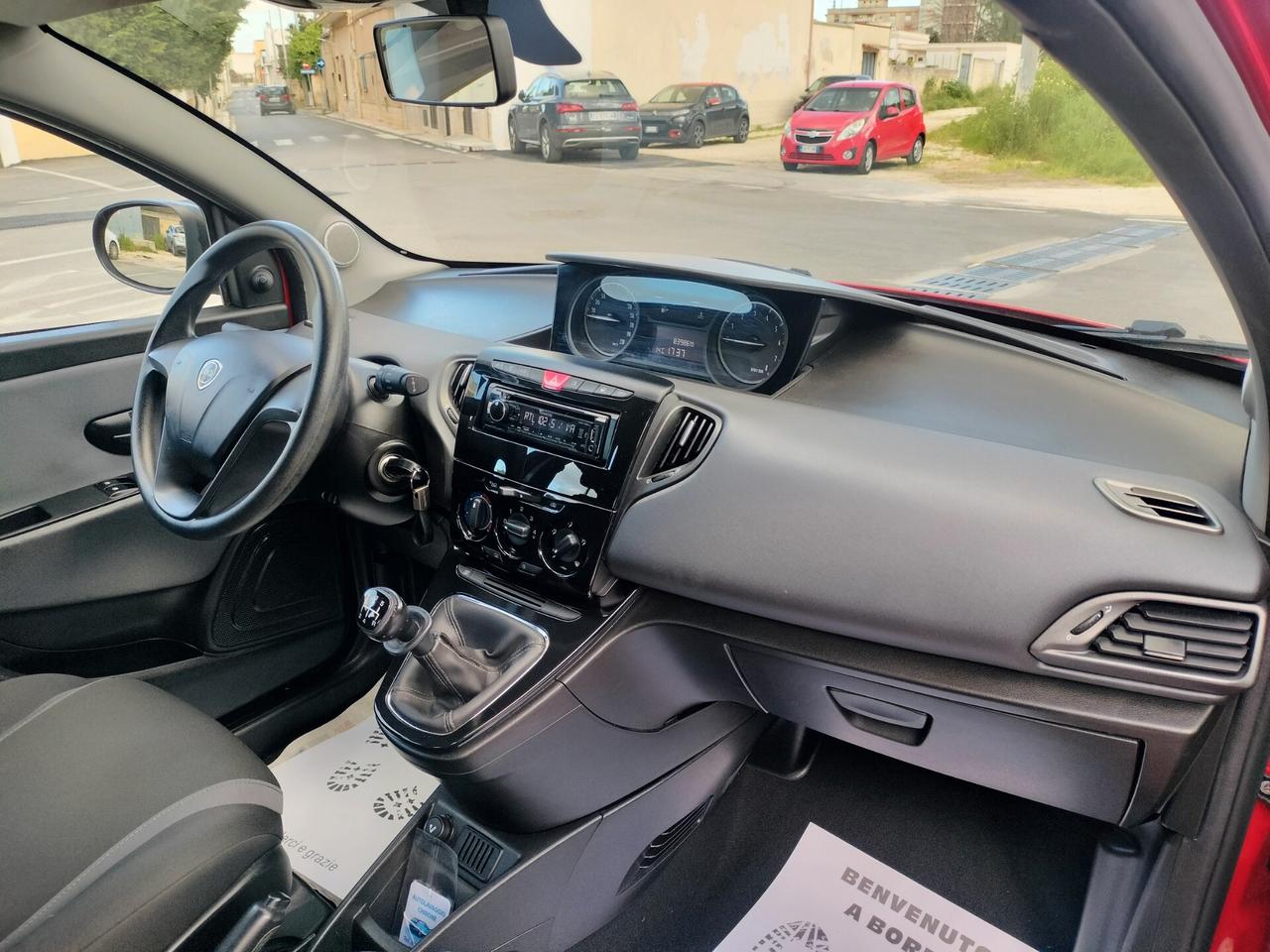 Lancia Ypsilon 1.2 69 CV 5 porte Elefantino 80.000km