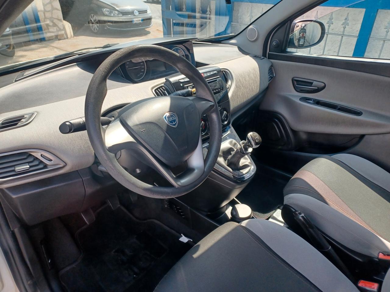 Lancia Ypsilon 1.2 GPL DELLA CASA ANNO 2012
