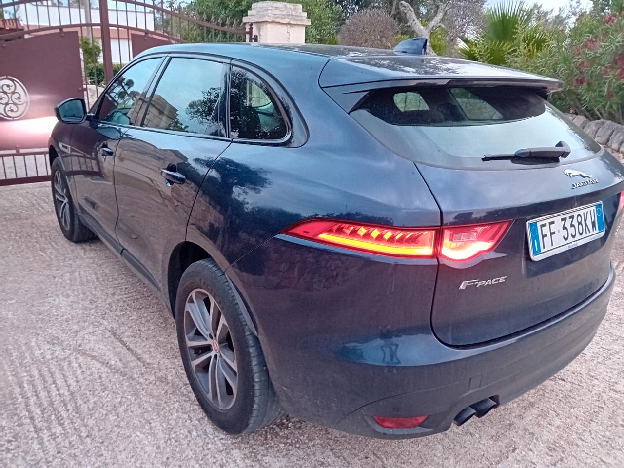 Jaguar F-Pace 2.0 D 180 CV AWD R-Sport