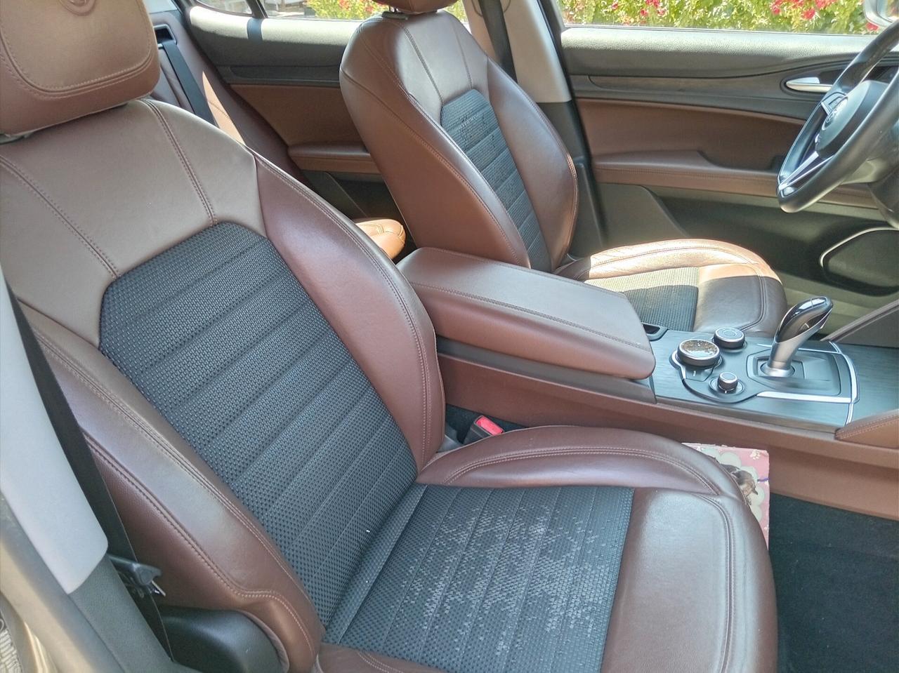 Alfa Romeo Stelvio 2.2JTDM 210 CV AT8 Q4 Executive FULL PELLE NAVI XENON