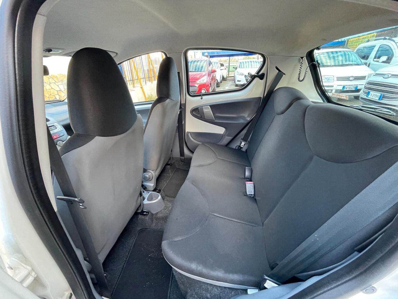 Toyota Aygo 1.0 12V VVT-i 5 porte Now Connect