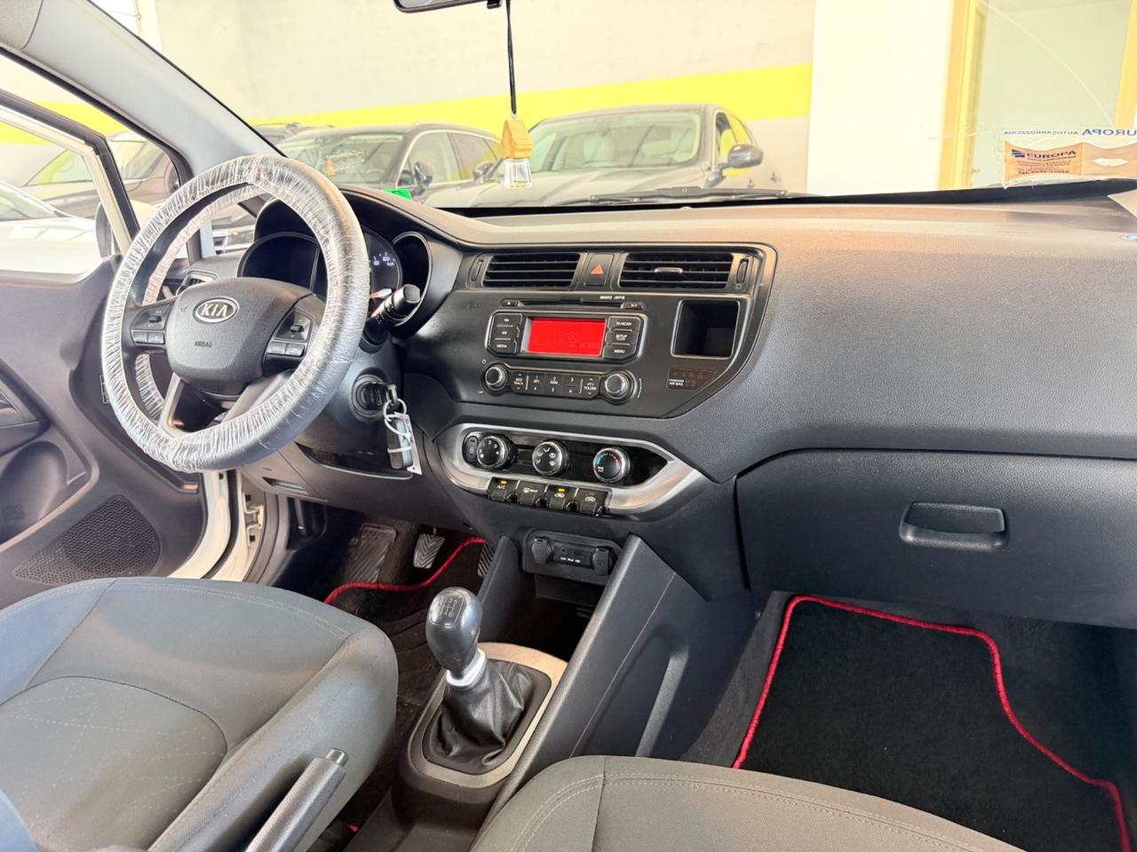 Kia Rio 1.1 CRDi WGT 5p. Neopatentati
