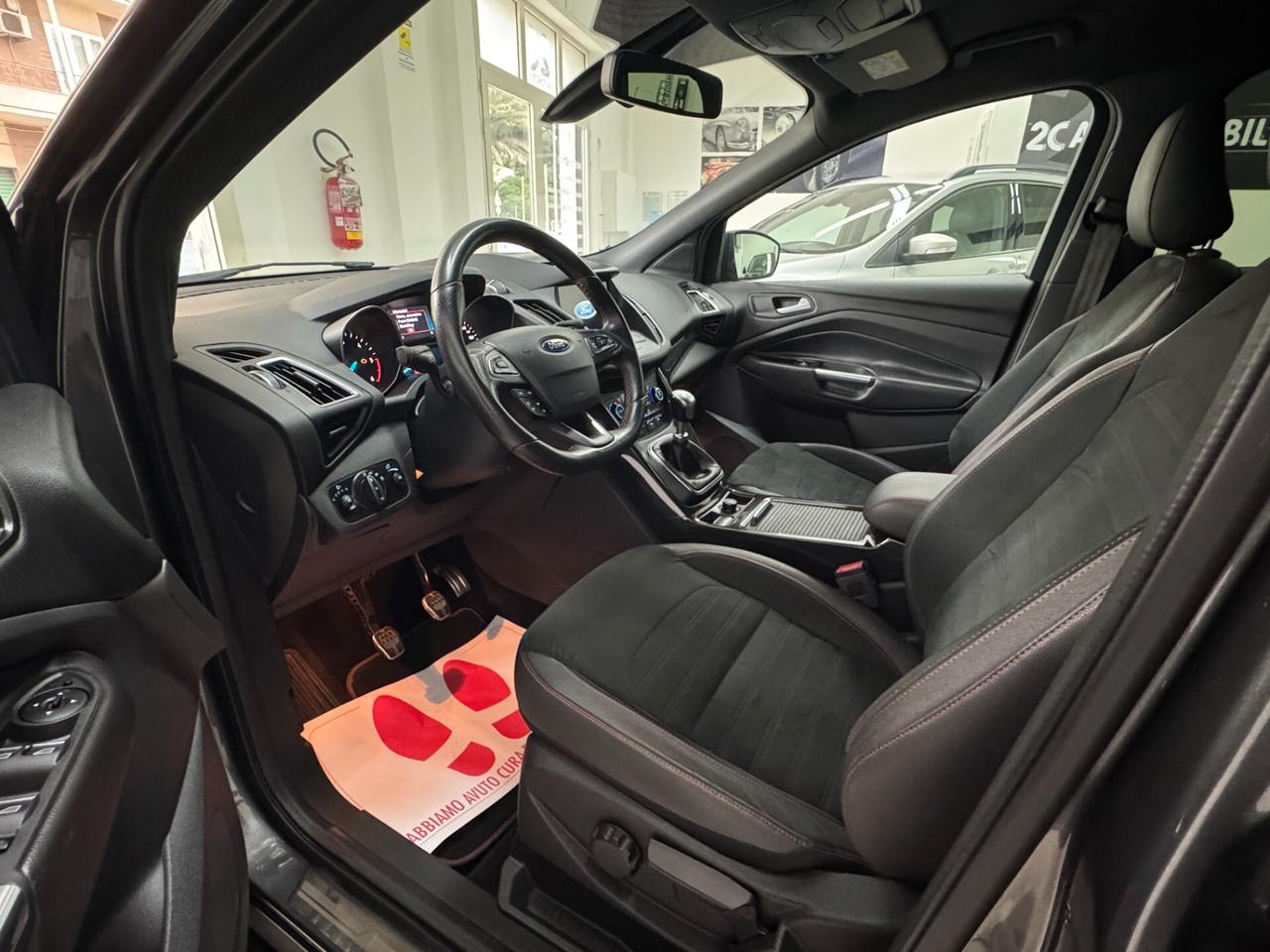 Ford Kuga ST-Line / 1.5 TDCI 120 CV / 2WD