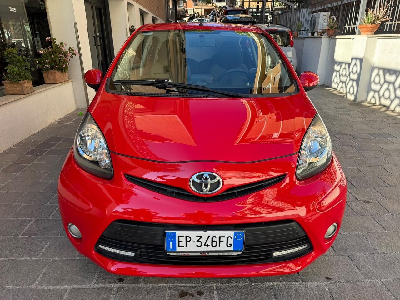 TOYOTA Aygo 1.0 12V VVT-i 5 porte Sol Connect MMT