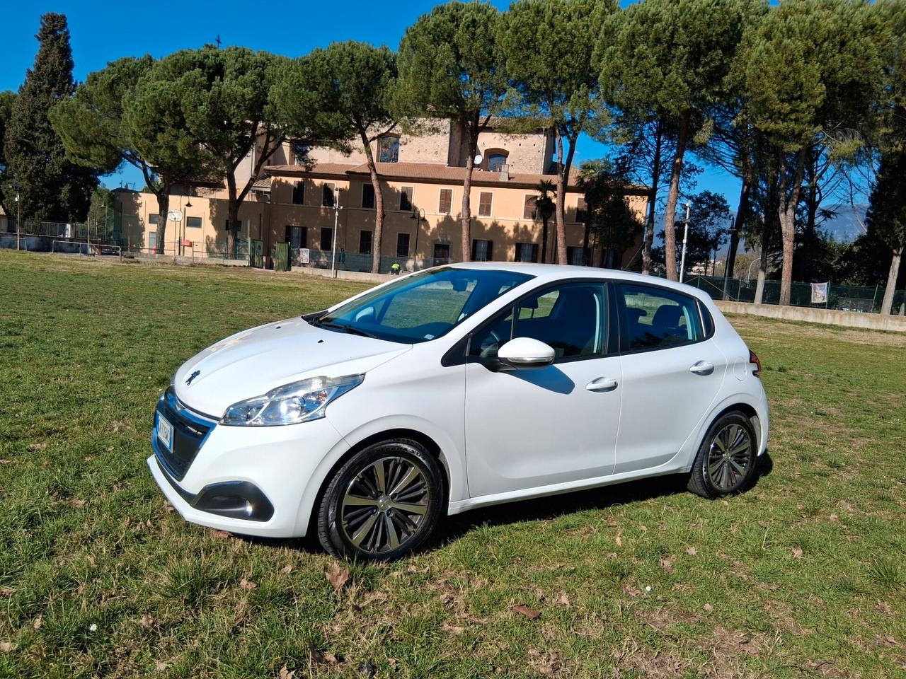 Peugeot 208 come nuova