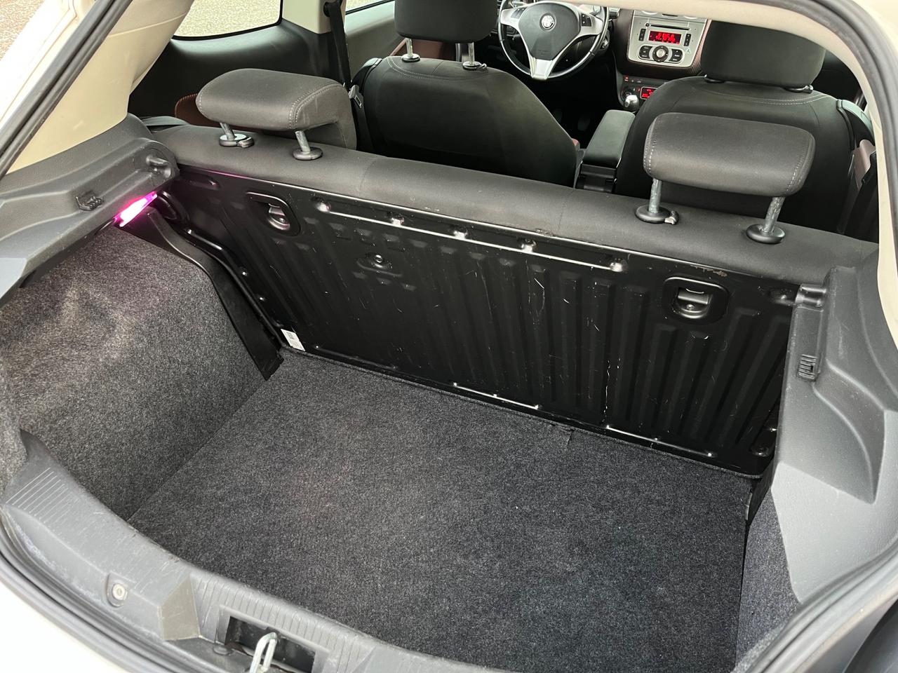 Alfa Romeo MiTo 1.4 - 78 CV - Distinctive sport pack -