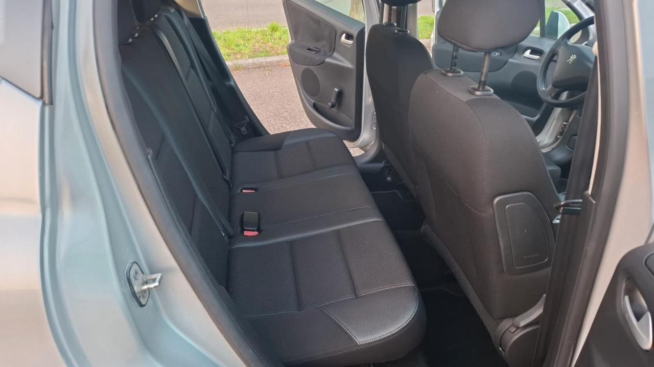 Peugeot 207 1.4 SW SOLAMENTE 65.000 KM