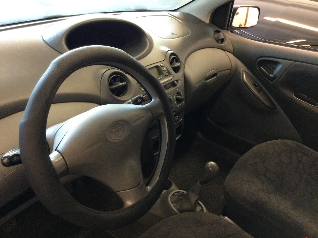Toyota Yaris 1.0i 16V cat 3 porte Sol