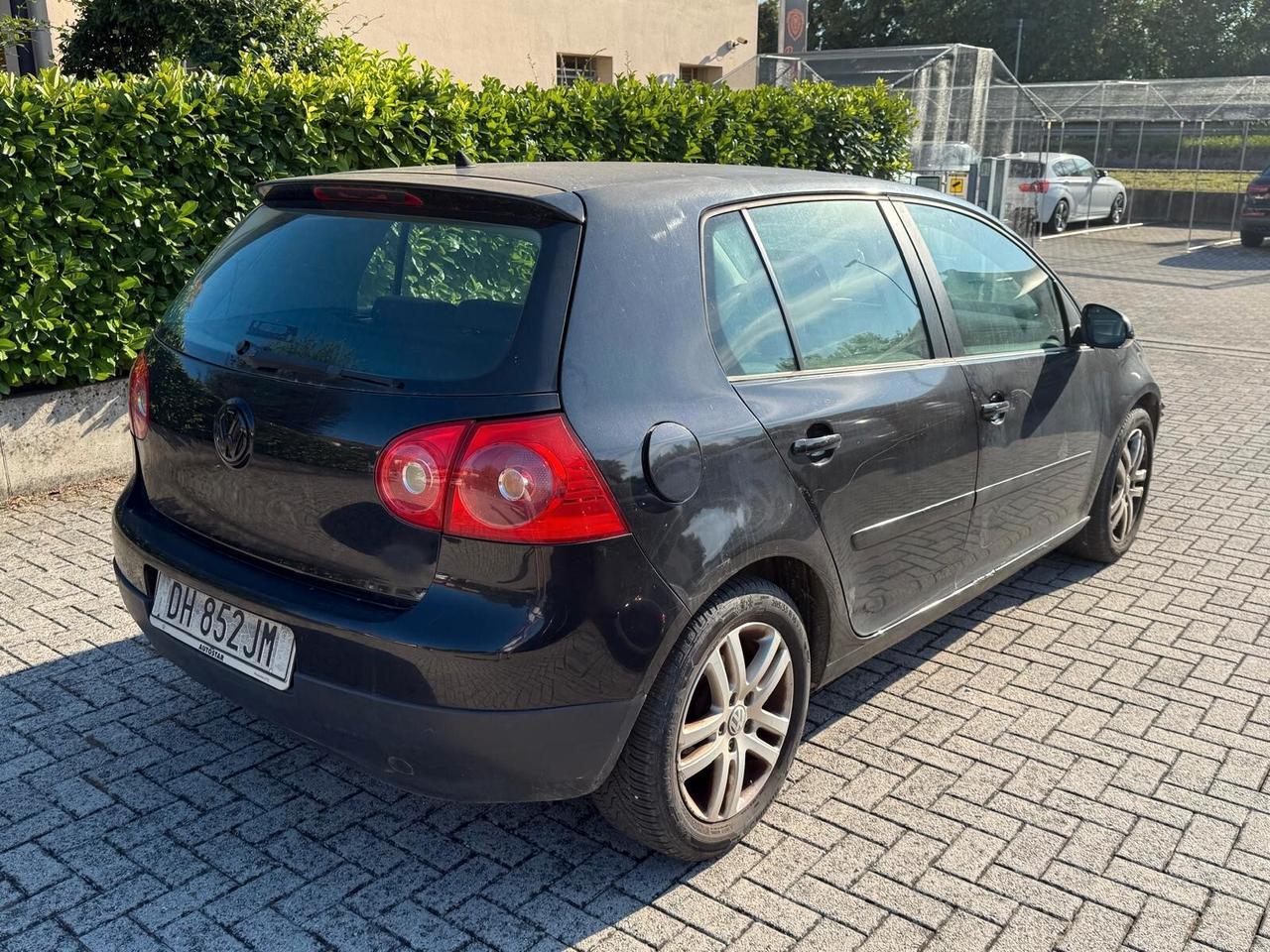 Volkswagen Golf 1.6 16V FSI 5p. Sportline