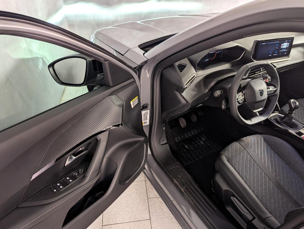 Peugeot 2008 1.2 puretech 100cv Allure