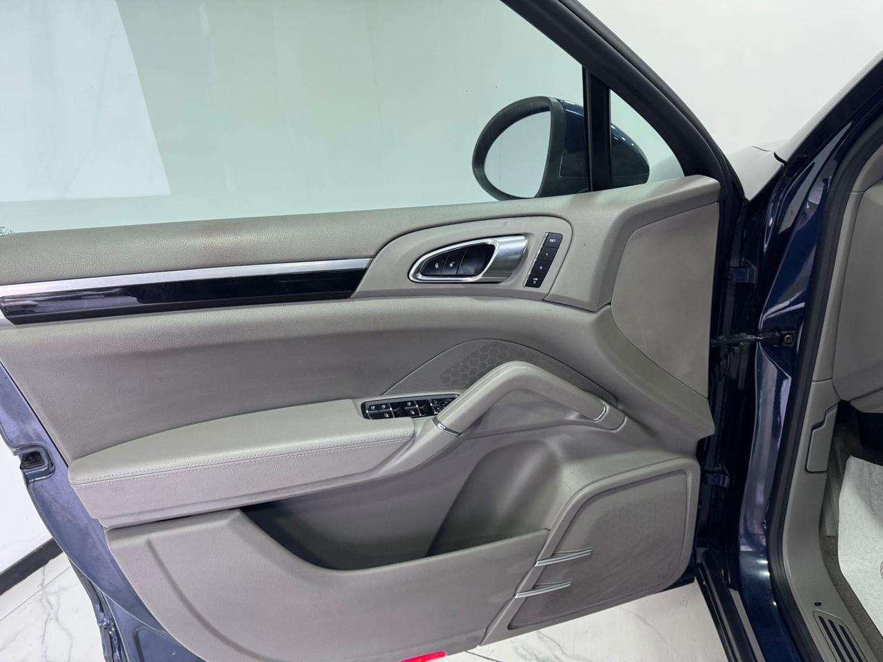 Porsche Cayenne 3.0 Diesel V6-TIPTRONIC-TAGLIANDI PORSCHE-2013