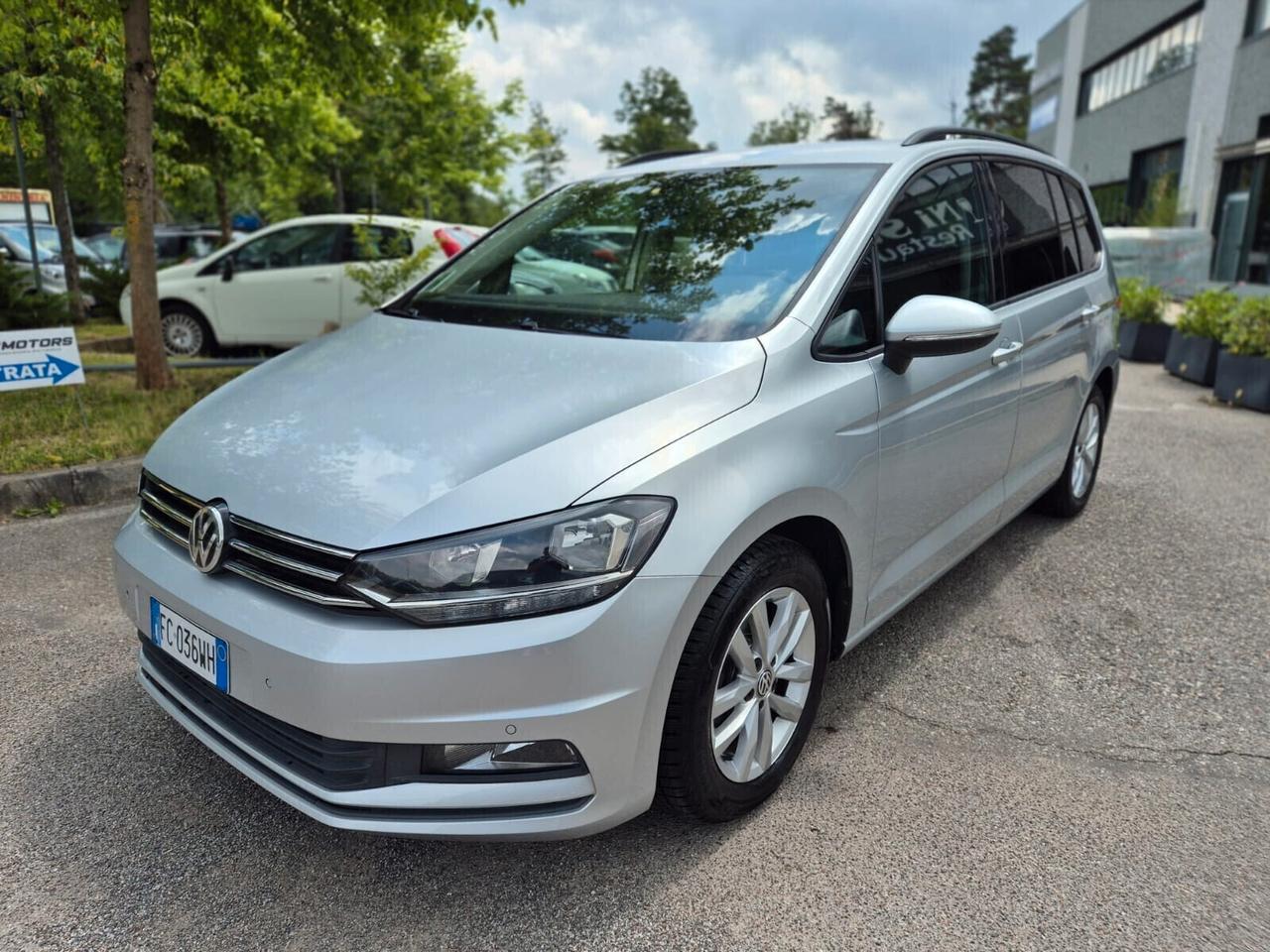 Volkswagen Touran 2.0 TDI 150 CV DSG *7 POSTI*