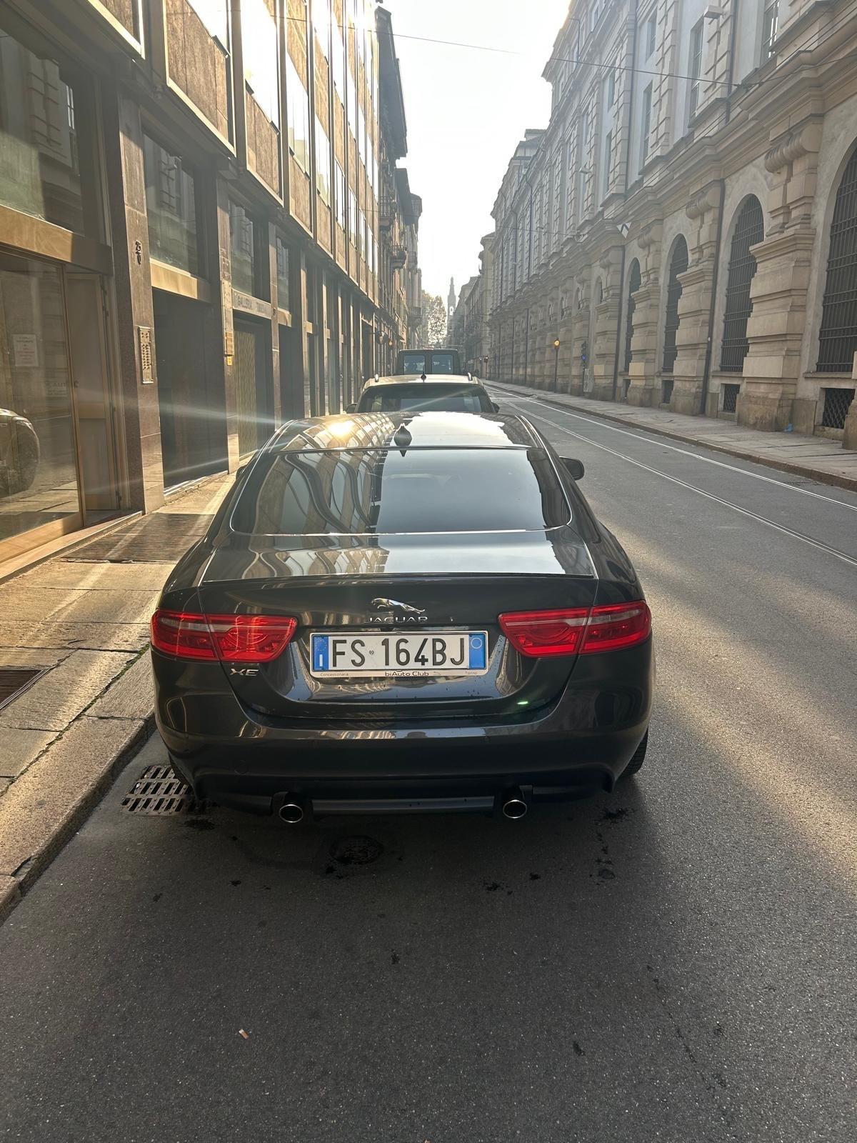 Jaguar XE 2.0 D 240 CV AWD aut. R-Sport