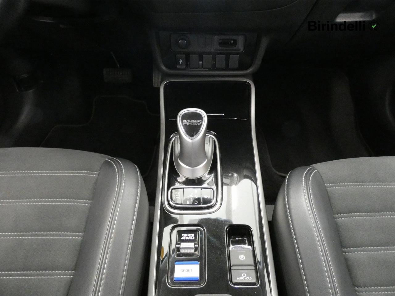 MITSUBISHI Outlander 3ª serie - Outlander 2.4 MIVEC 4WD PHEV Instyle Plus SDA