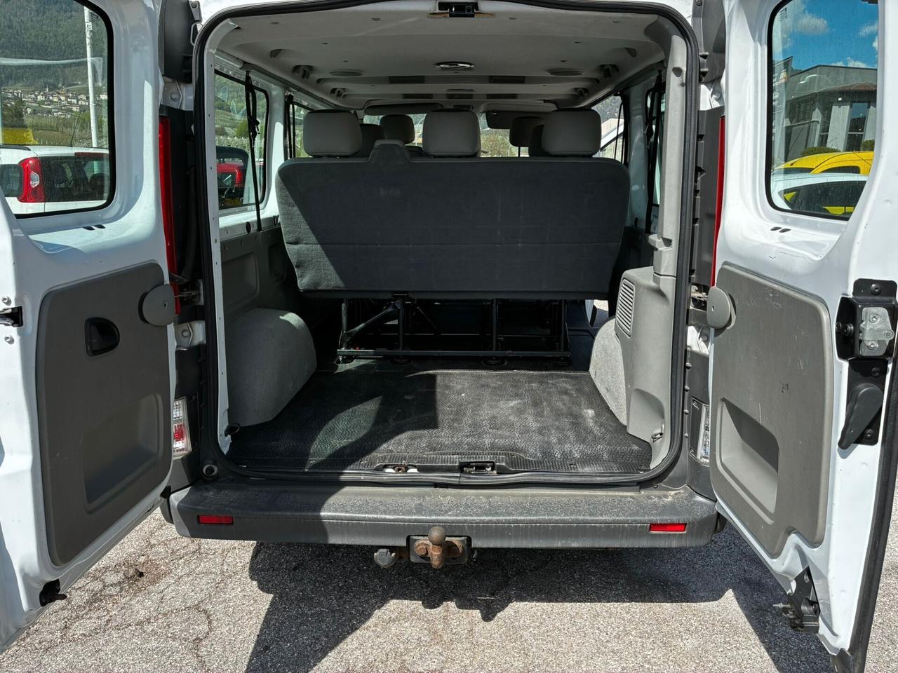 OPEL VIVARO 2.0 CDTI 8POSTI PASSO LUNGO GANCIO TRAINO KM115MILA