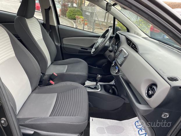 Toyota Yaris hybrid 5p Business