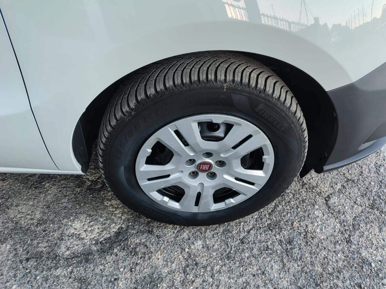 Fiat Doblò Combi 1.6 Mjet SX 90Cv - 2022