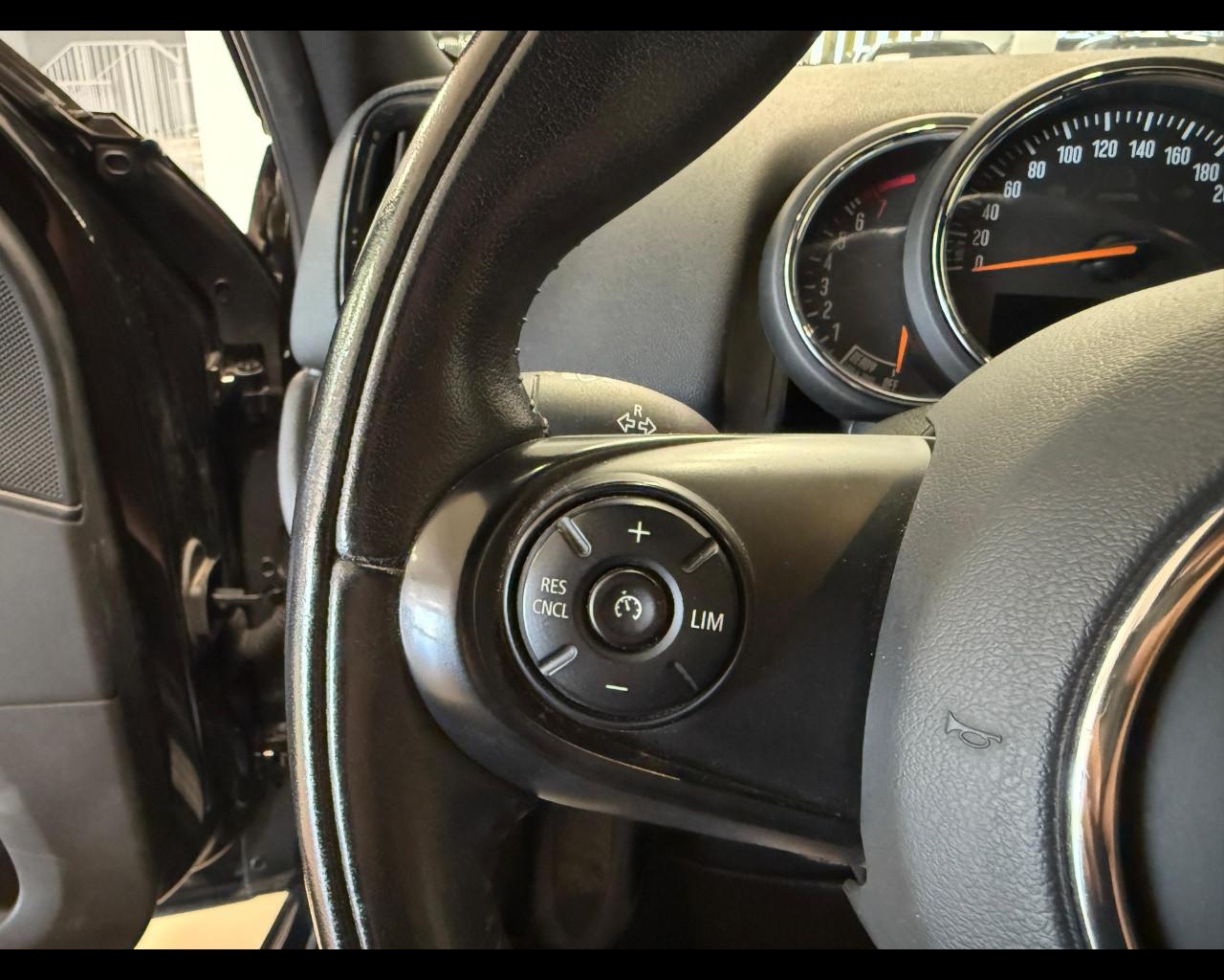 MINI Mini Countrym.(F60) - Mini 1.5 Cooper Business Countryman