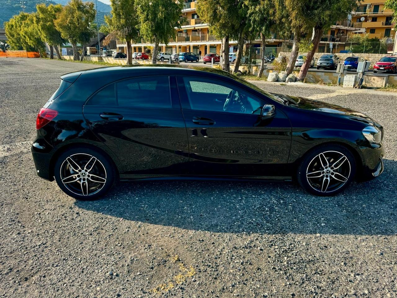 MERCEDES- BENZ A 180 d AUTOMATIC PREMIUM