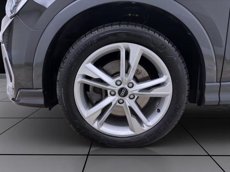 Audi Q3 Q3 40 TDI quattro S tronic S line edition Navi Camera 19" Gancio