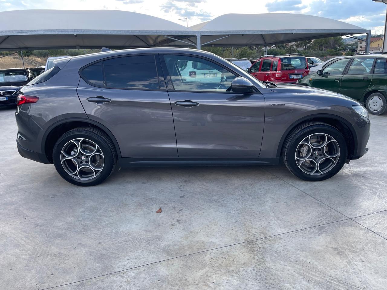 Alfa Romeo Stelvio 2.2 Turbodiesel 180 CV AT8 Q4 Business