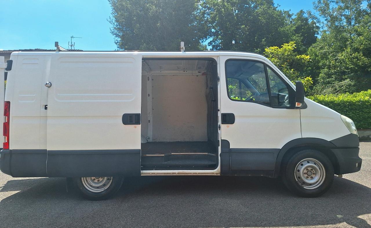 Iveco Daily 35S17LV 3.0 HPT PC-SL-TN Furgone