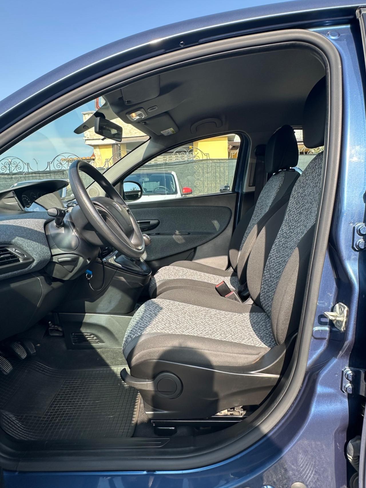 Lancia Ypsilon 1.0 S&S Hybrid Ecochic Gold 2021