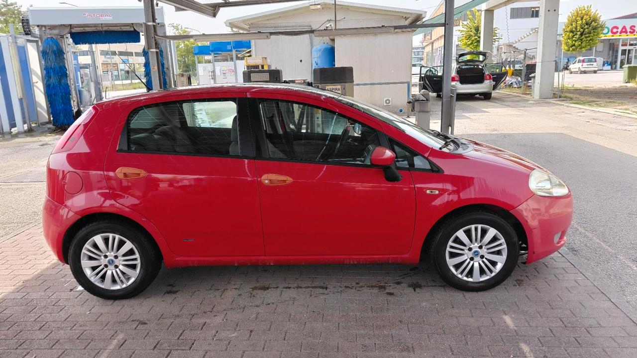 Fiat Grande Punto 1.3MJT 90 5p.Van Dynam. 4pt