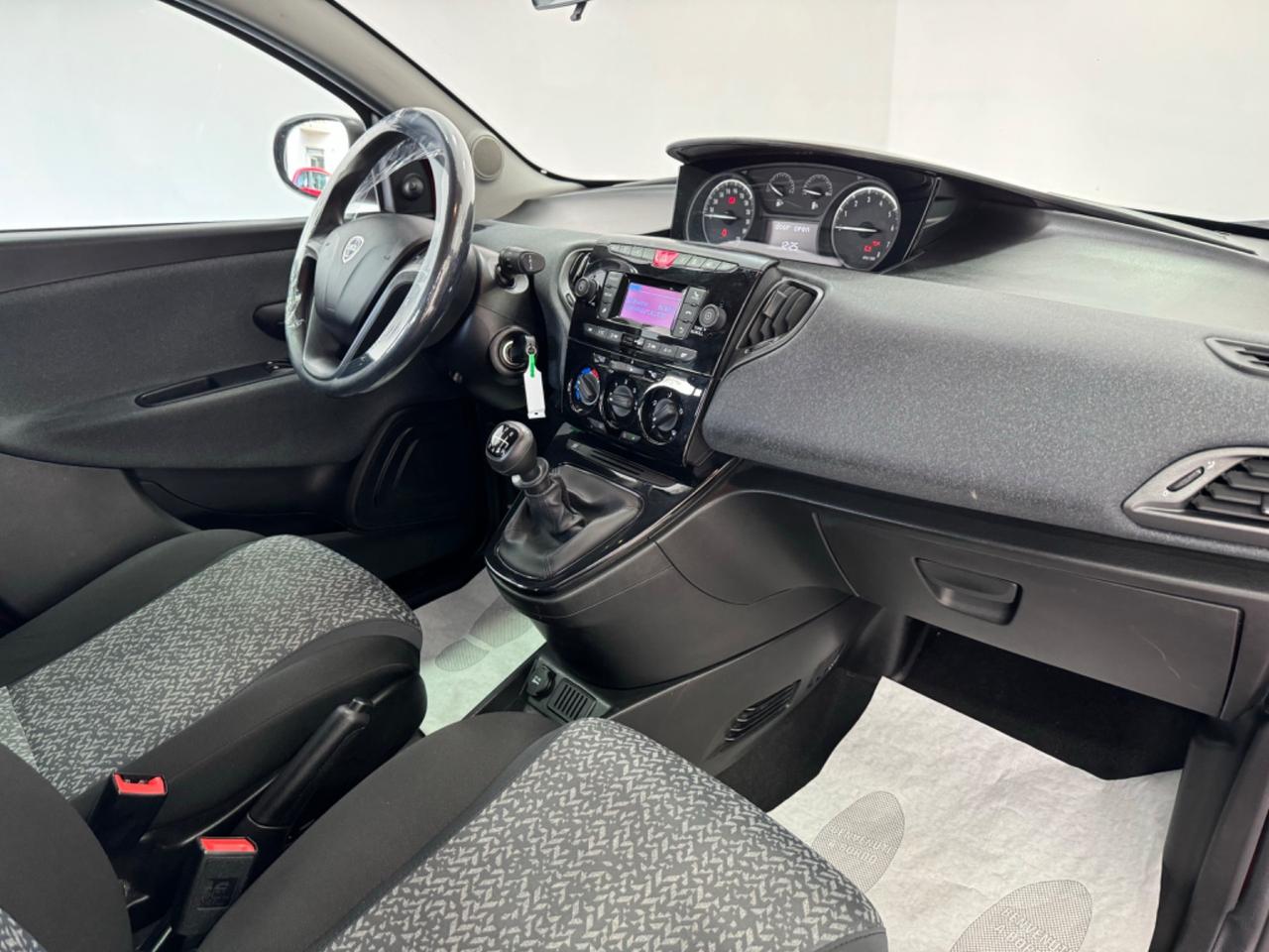 Lancia Ypsilon 1.0 FireFly 5 porte-NEOPATENTATI-GARANTITA