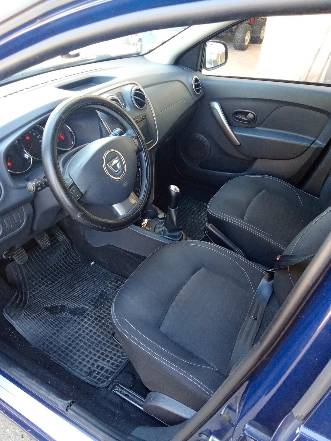 Dacia Sandero 1.2 GPL 75CV 014