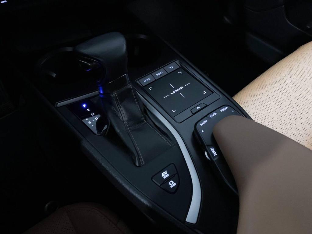 Lexus UX 250h 2.0 Hybrid Premium 4WD Power Split Device