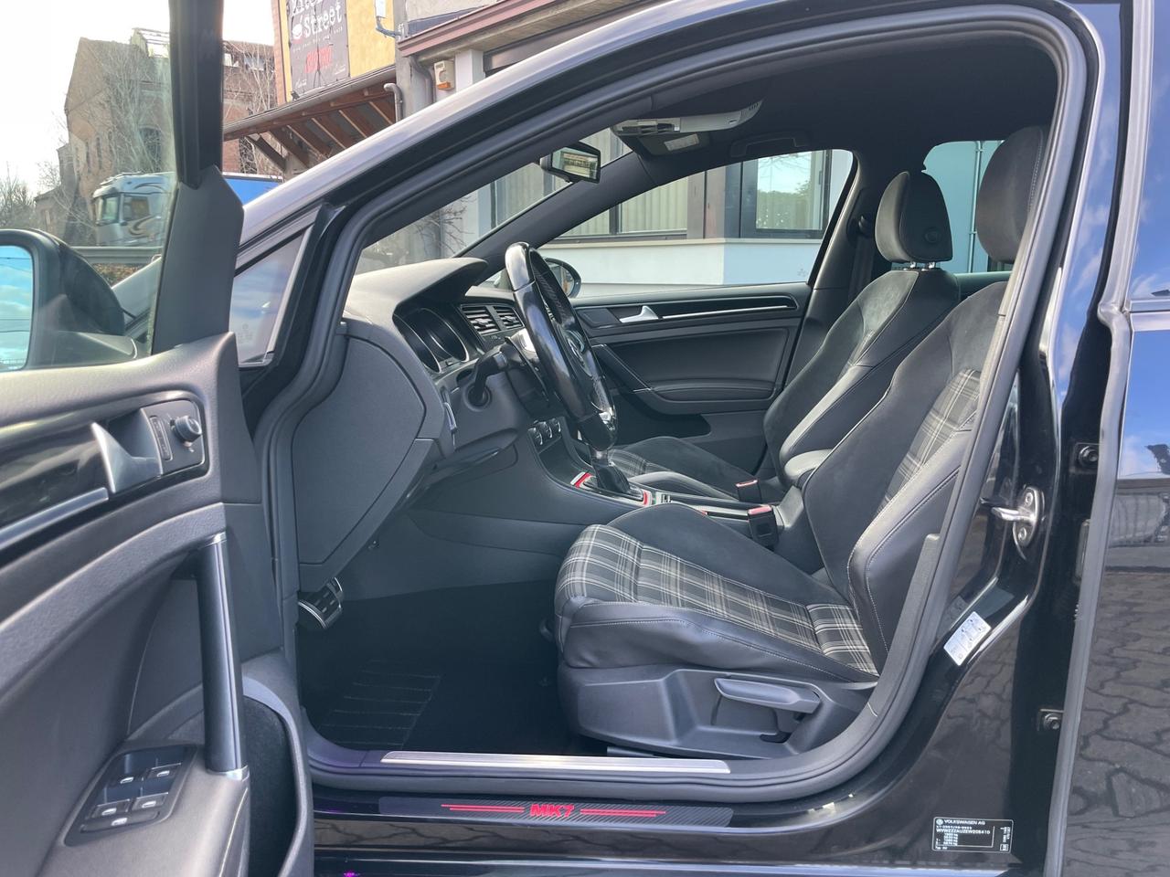 Volkswagen Golf GTD 2.0 TDI DSG 5p. BlueMotion Technology