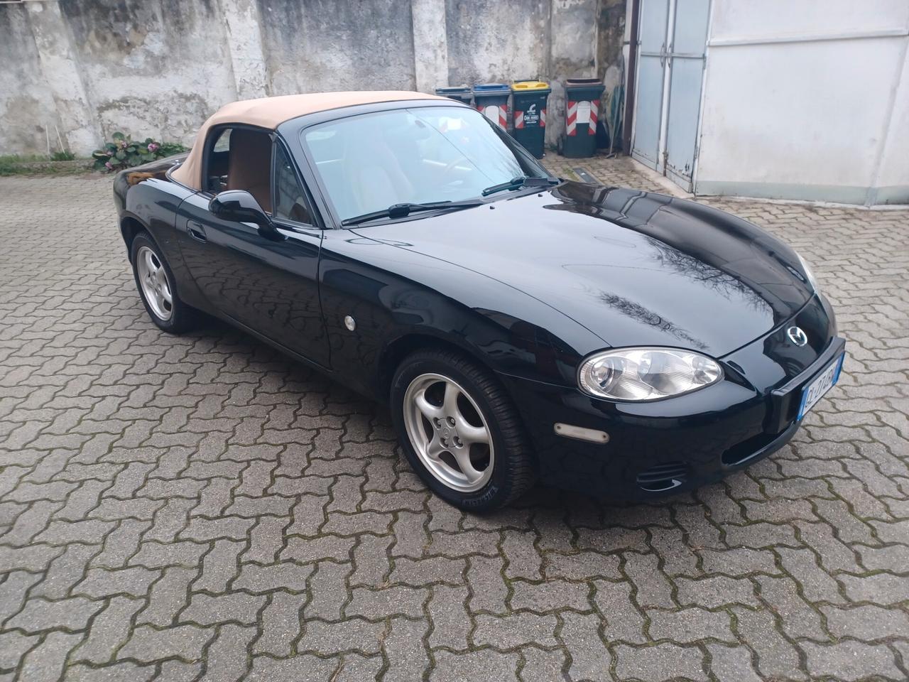 Mazda MX-5 1.6i 16V cat