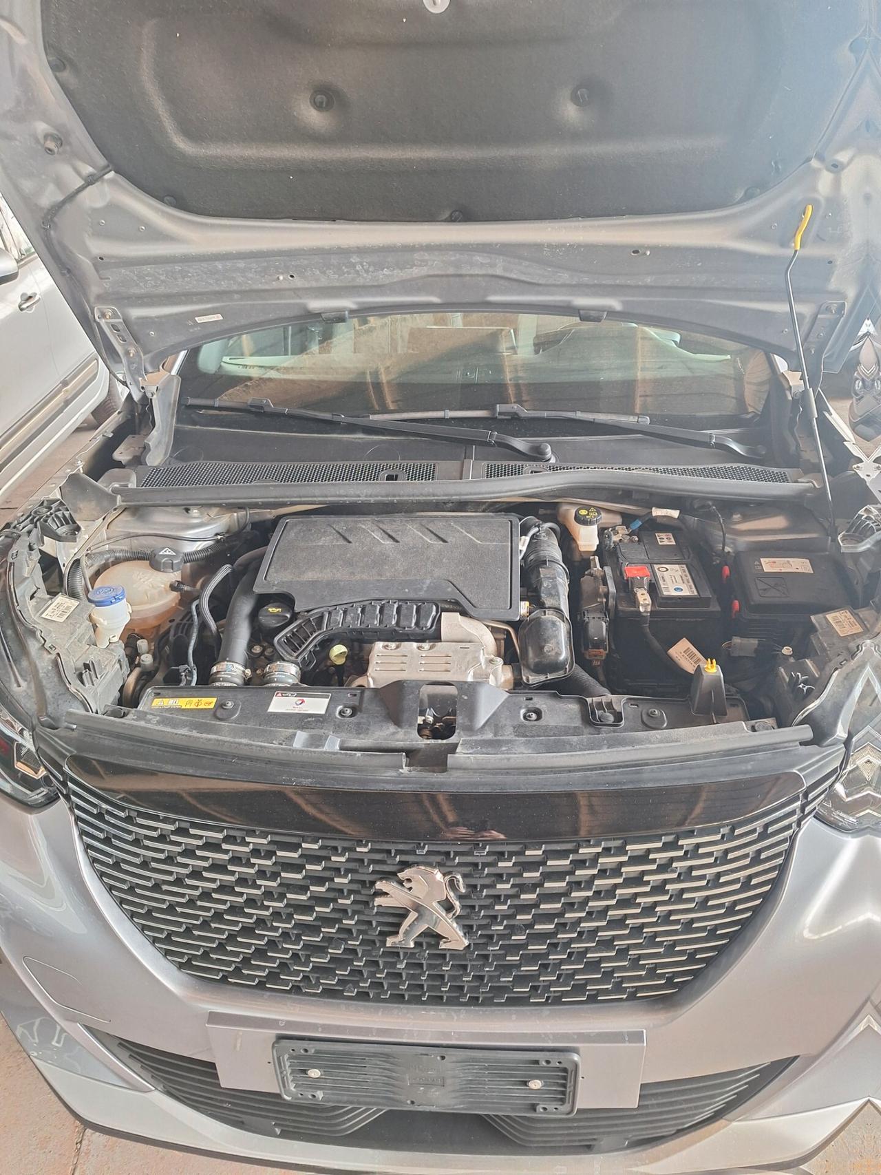 Peugeot 2008 PureTech 100 S&S Allure Pack