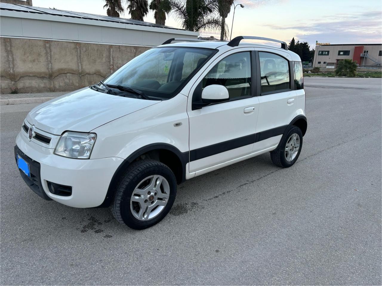 Fiat Panda 1.3 MJT 16V DPF 4x4 Climbing