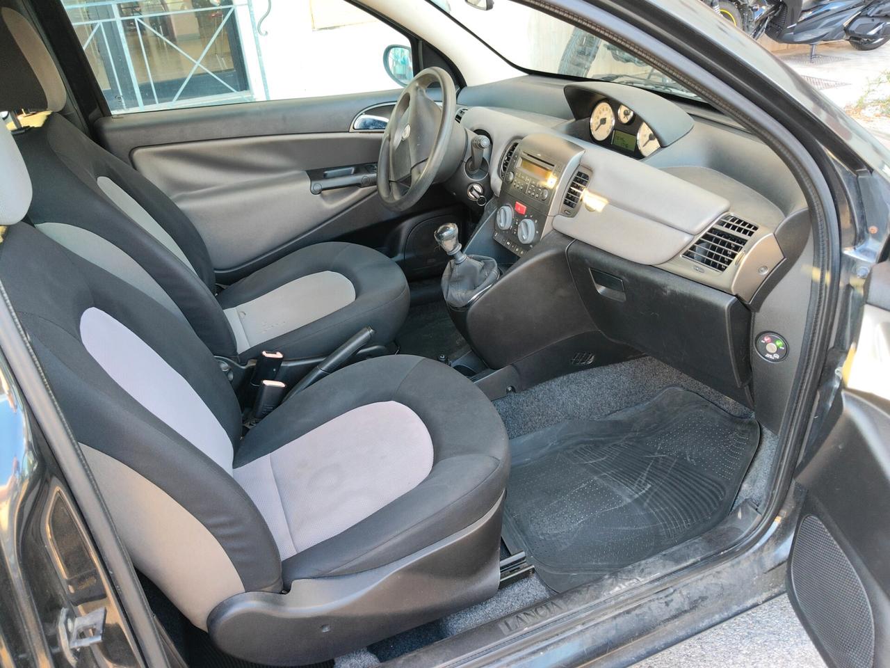 Lancia Ypsilon 1200 benzina