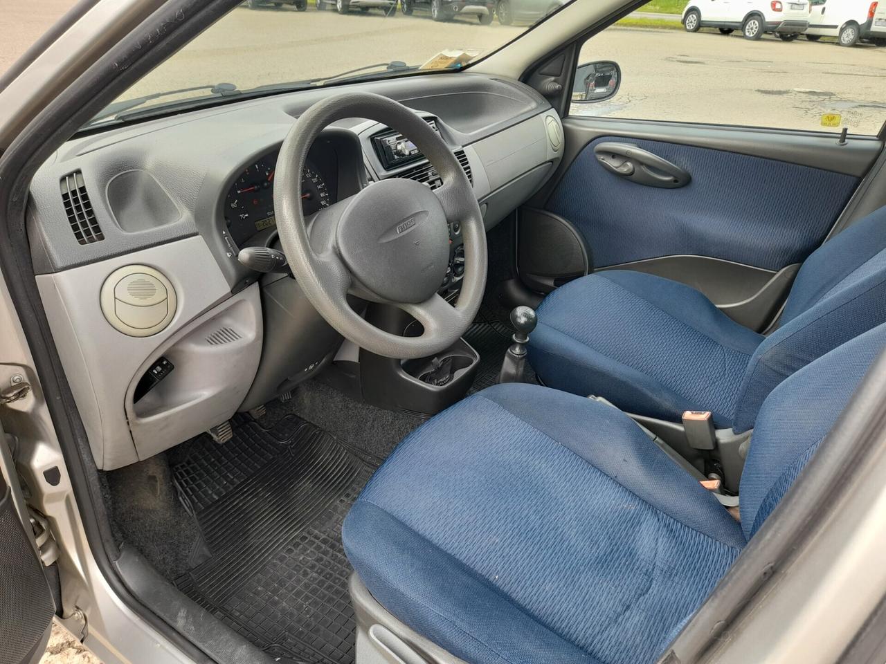 Fiat Punto 1.2i 16V cat 5 porte GPL SCADENZA 2035