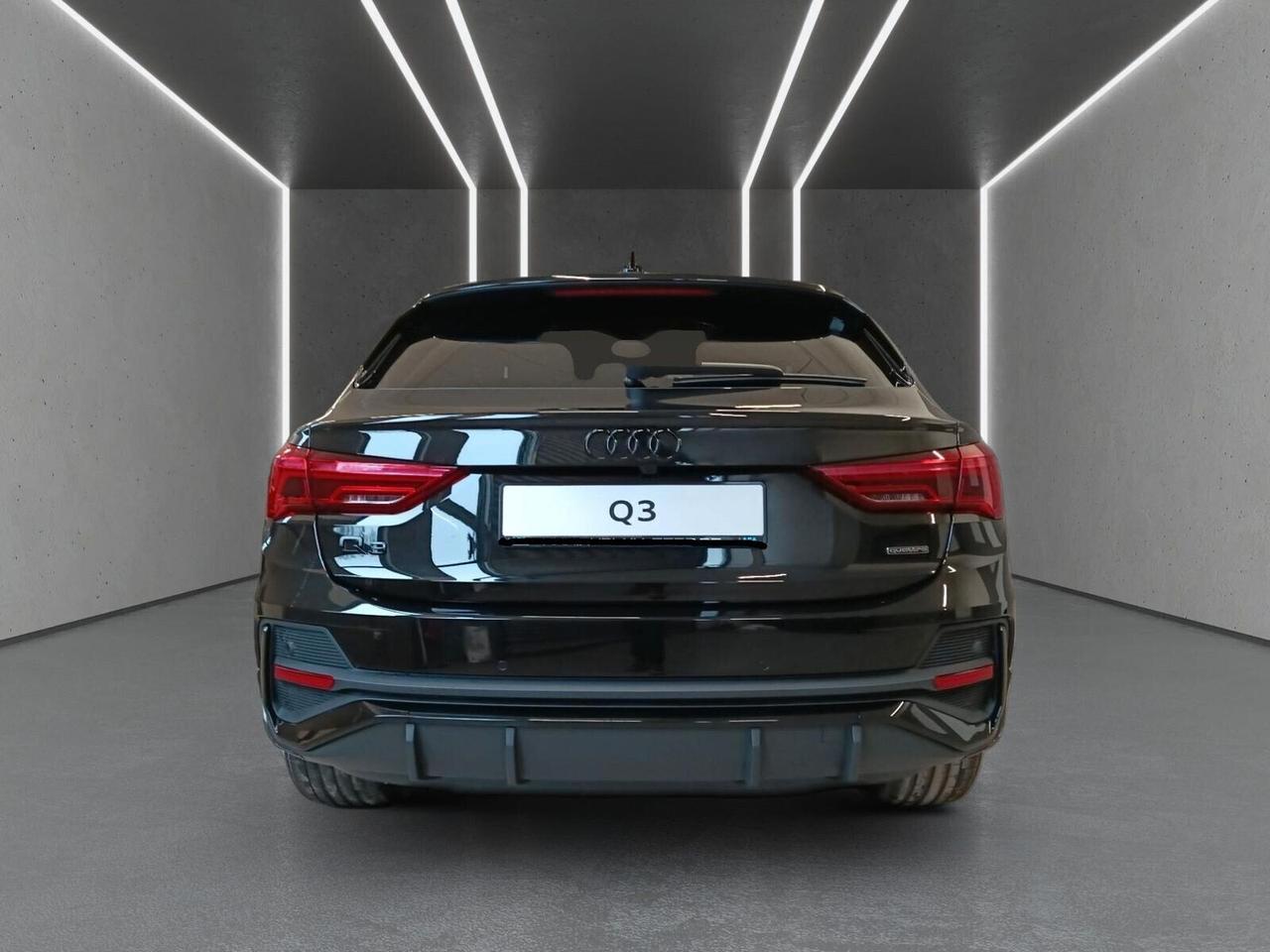 Audi Q3 SPORTBACK 35 TDI quattro S LINE / PANORAMA / R20 / CAMERA