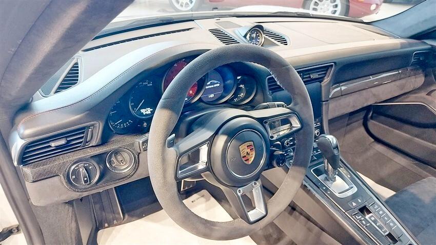 Porsche 911 991 3.0 Carrera Coupé GTS