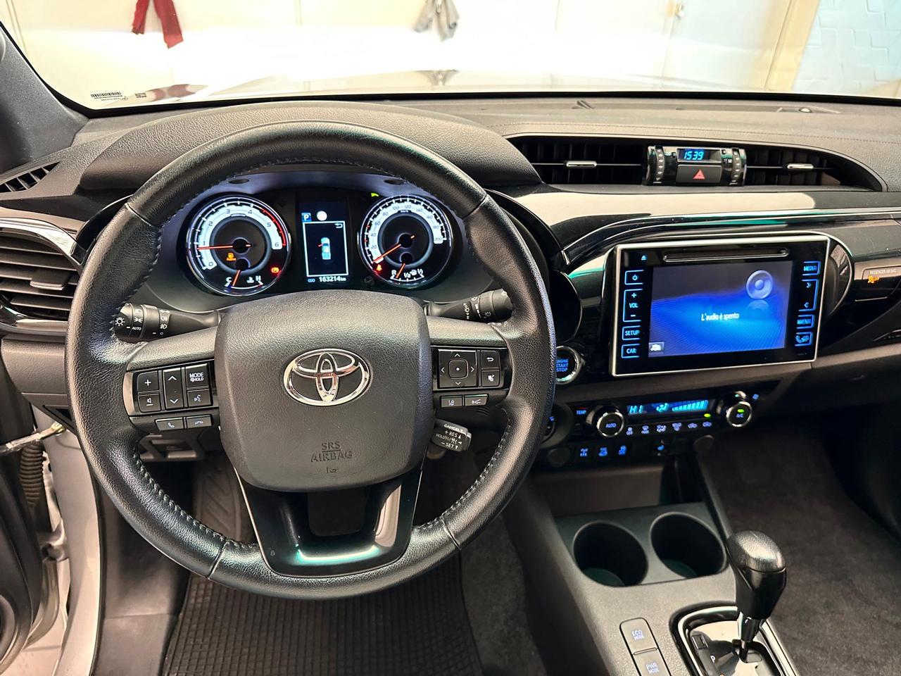Toyota Hilux 2.4 DC D-D4 4X4 AT