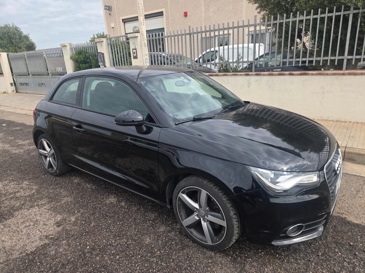 Audi A1 1.6 TDI 105 CV Ambition 2011