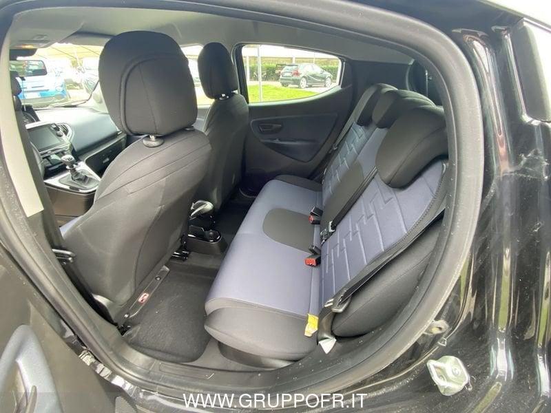 Lancia Ypsilon 1.0 FireFly 5 porte S&S Hybrid Platino