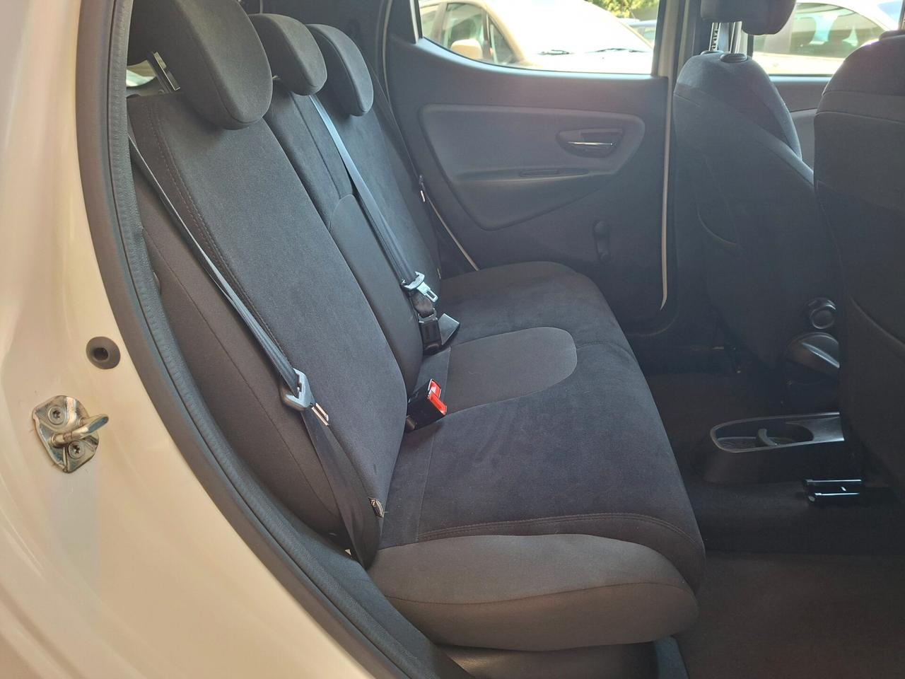 Lancia Ypsilon 1.2 69 CV 5 porte S&S Silver