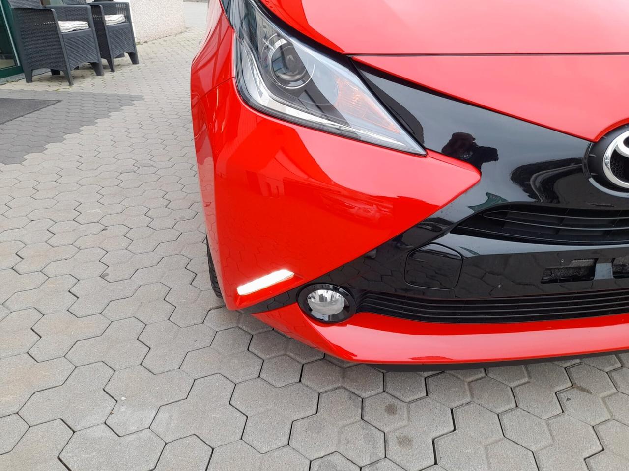 Toyota Aygo 1.0 VVT-i 69 CV 5 porte x-cite TSS