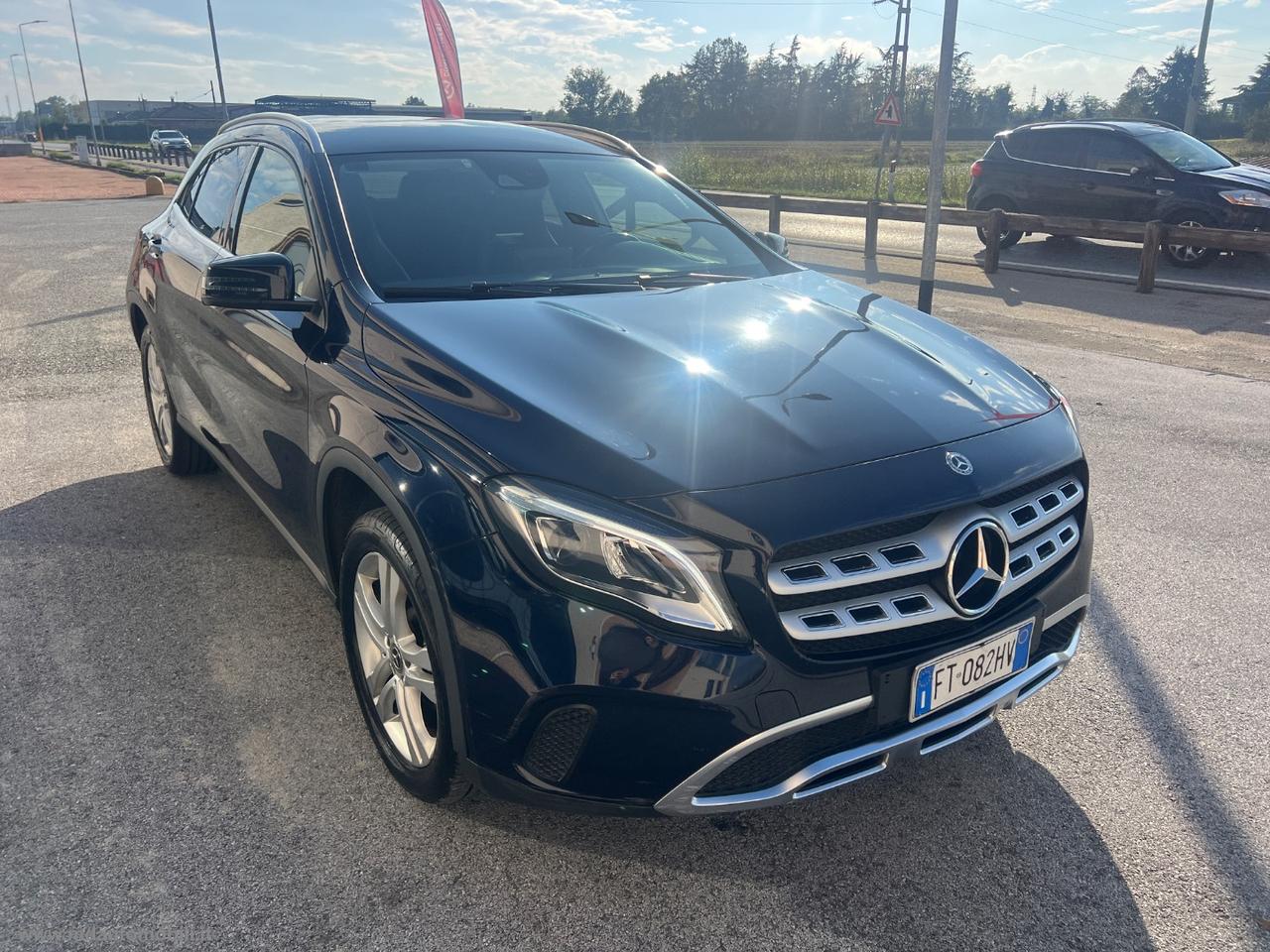 MERCEDES-BENZ GLA 200 d Automatic Sport FARI LED CAMERA NAVI
