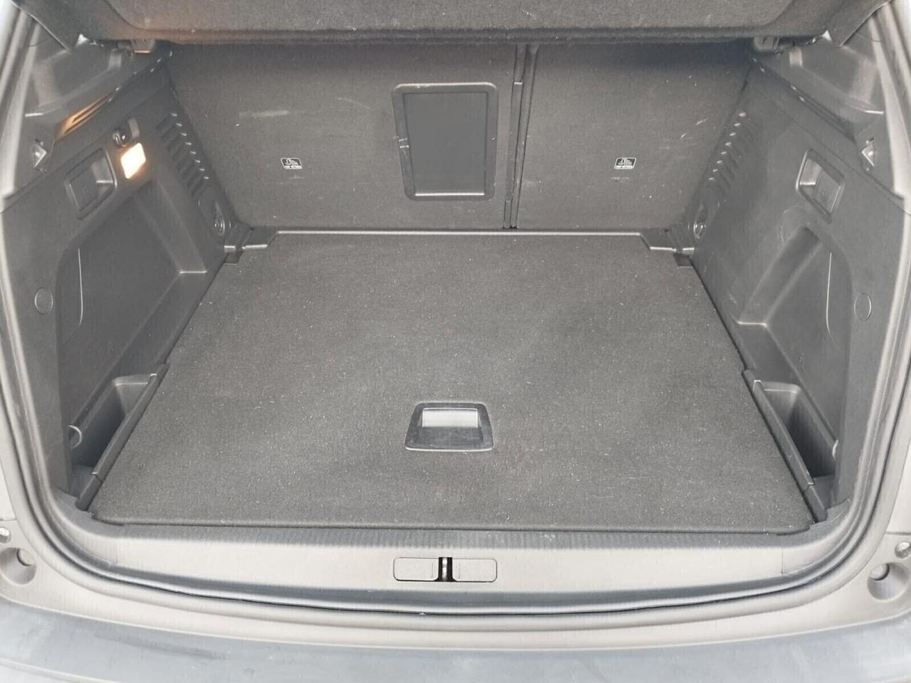 Peugeot 3008 BlueHDi 130 S&S EAT8 BUSINESS