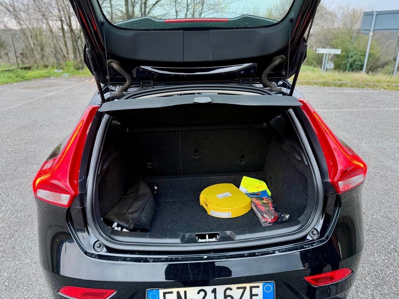Volvo V40 D2 inscription